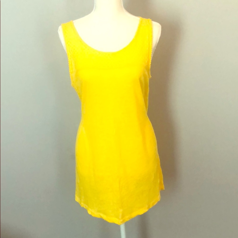 Cable & Gauge sleeveless top